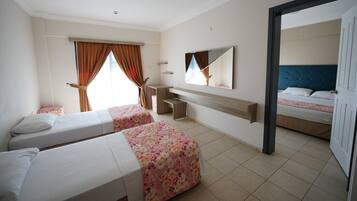 Suite | Escritorio, wifi gratis y ropa de cama
