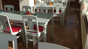 Frukostbuffé varje dag (SEK 130 per person)