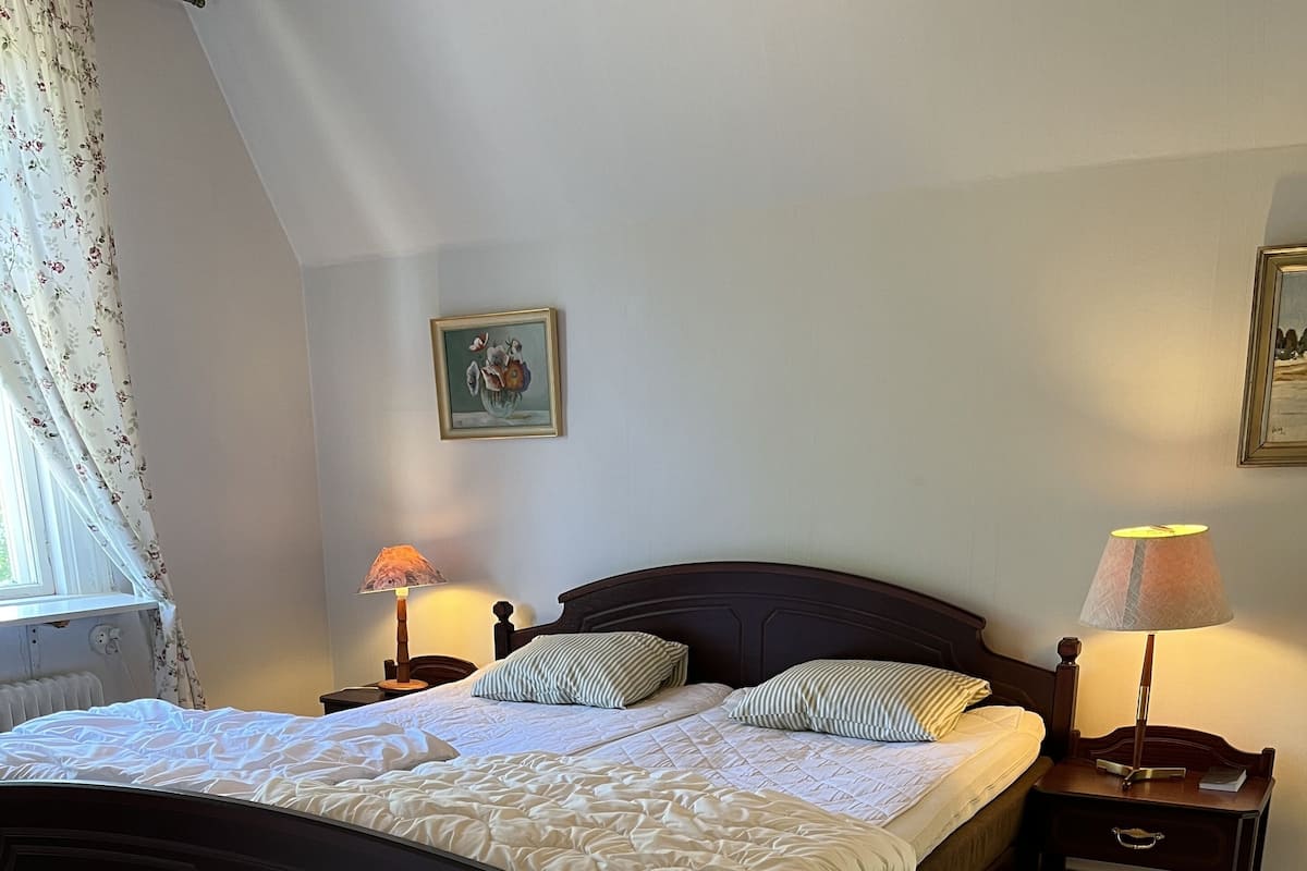 Traditional Double Room, Private Bathroom (No pets allowed)