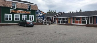 Seaport Inn