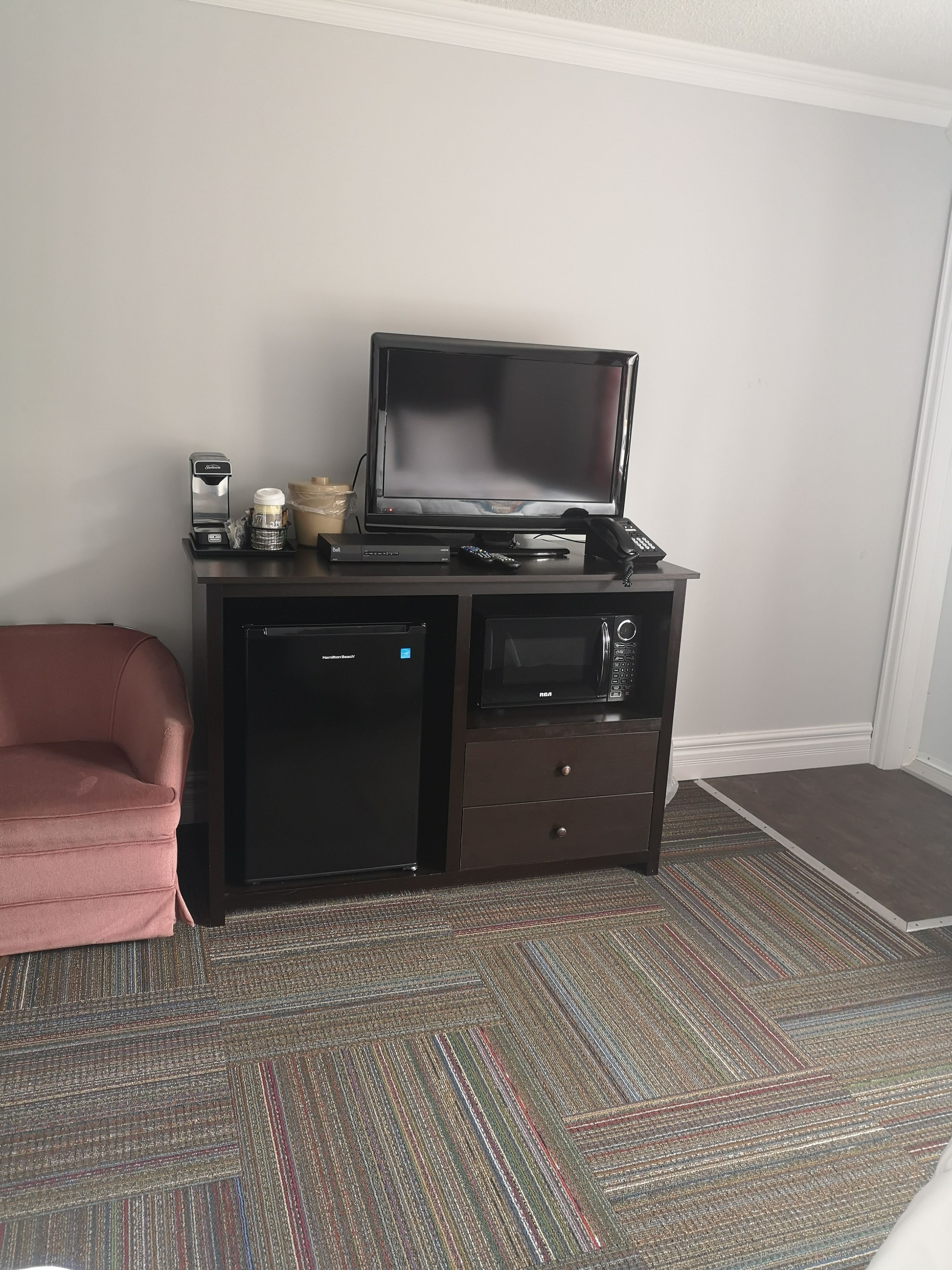 room, 2 queen beds | television