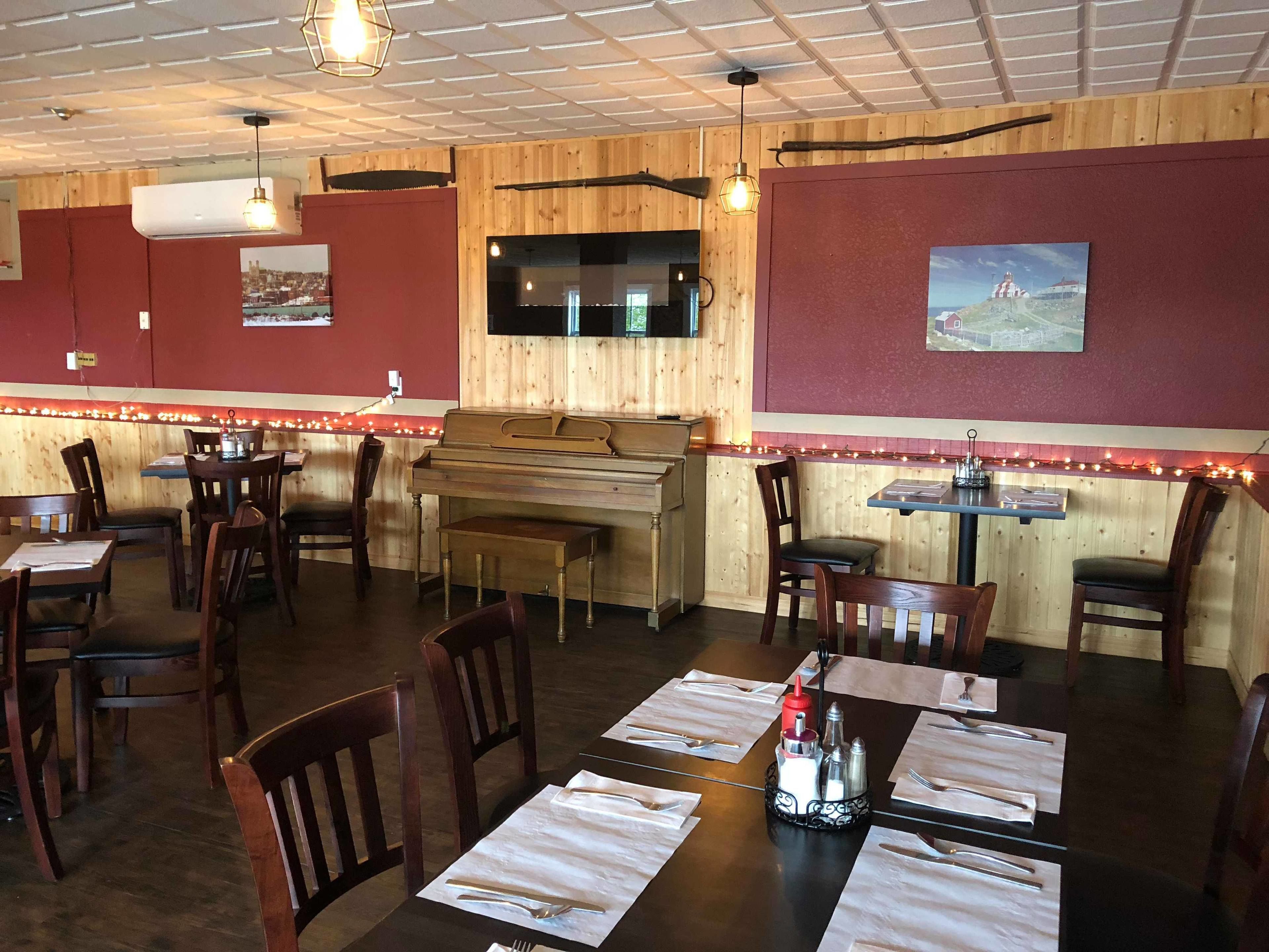 breakfast, lunch and dinner served