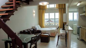 Duplex Duplo Casal | 1 quarto, quartos à prova de som, Wi-Fi de cortesia, roupa de cama