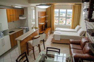 Duplex Quadruplo | 1 多间卧室、隔音、免费 WiFi、床单