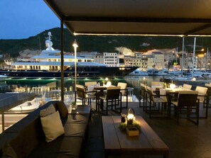 Façade de l’hébergement - soirée/nuit