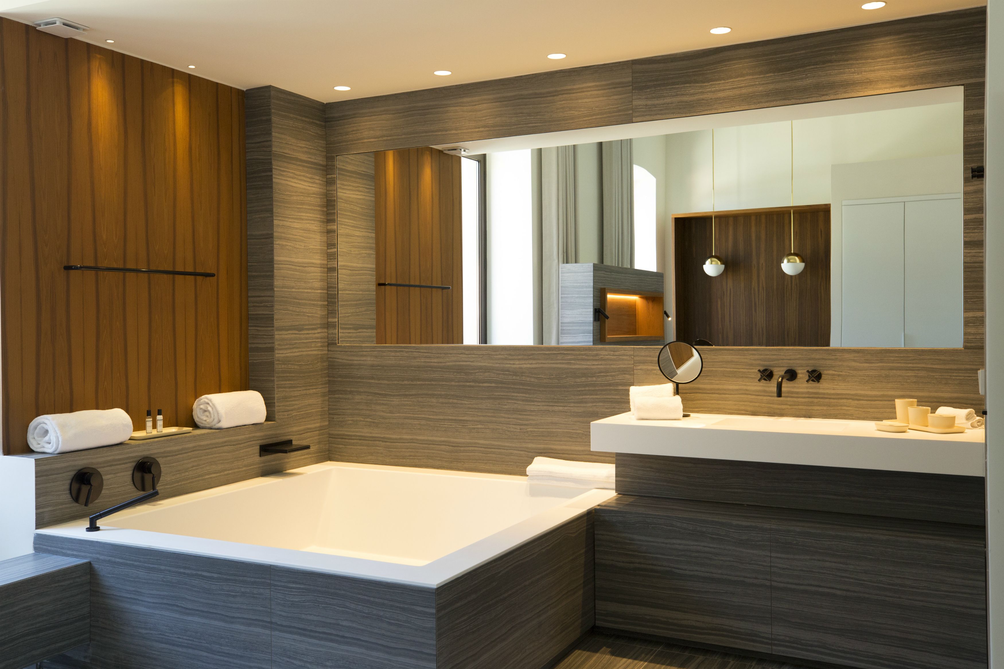 master suit port view | bathroom | free toiletries, hair dryer, towels