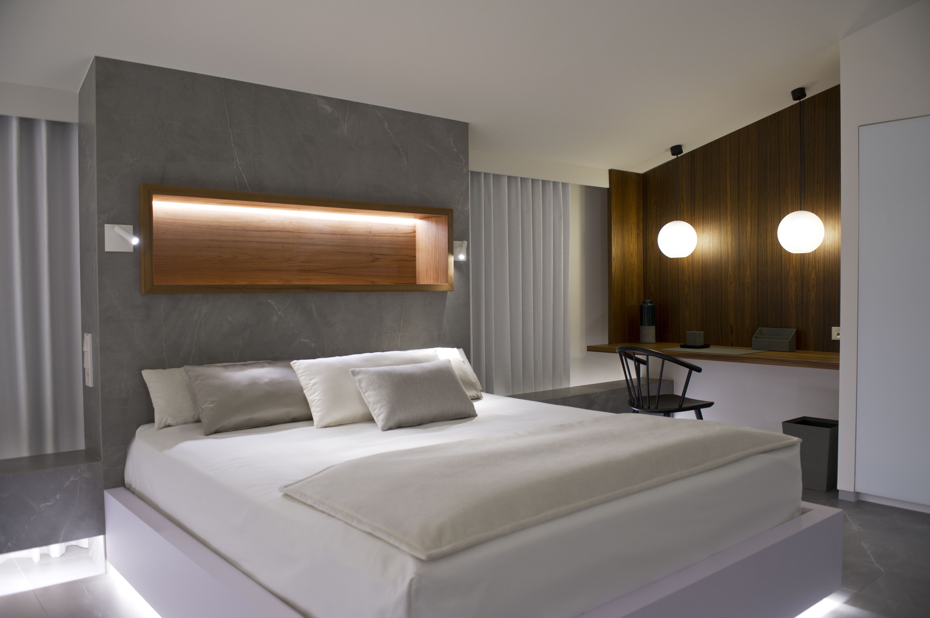 Prestige Suit, Port view | Premium bedding, individually decorated, blackout curtains