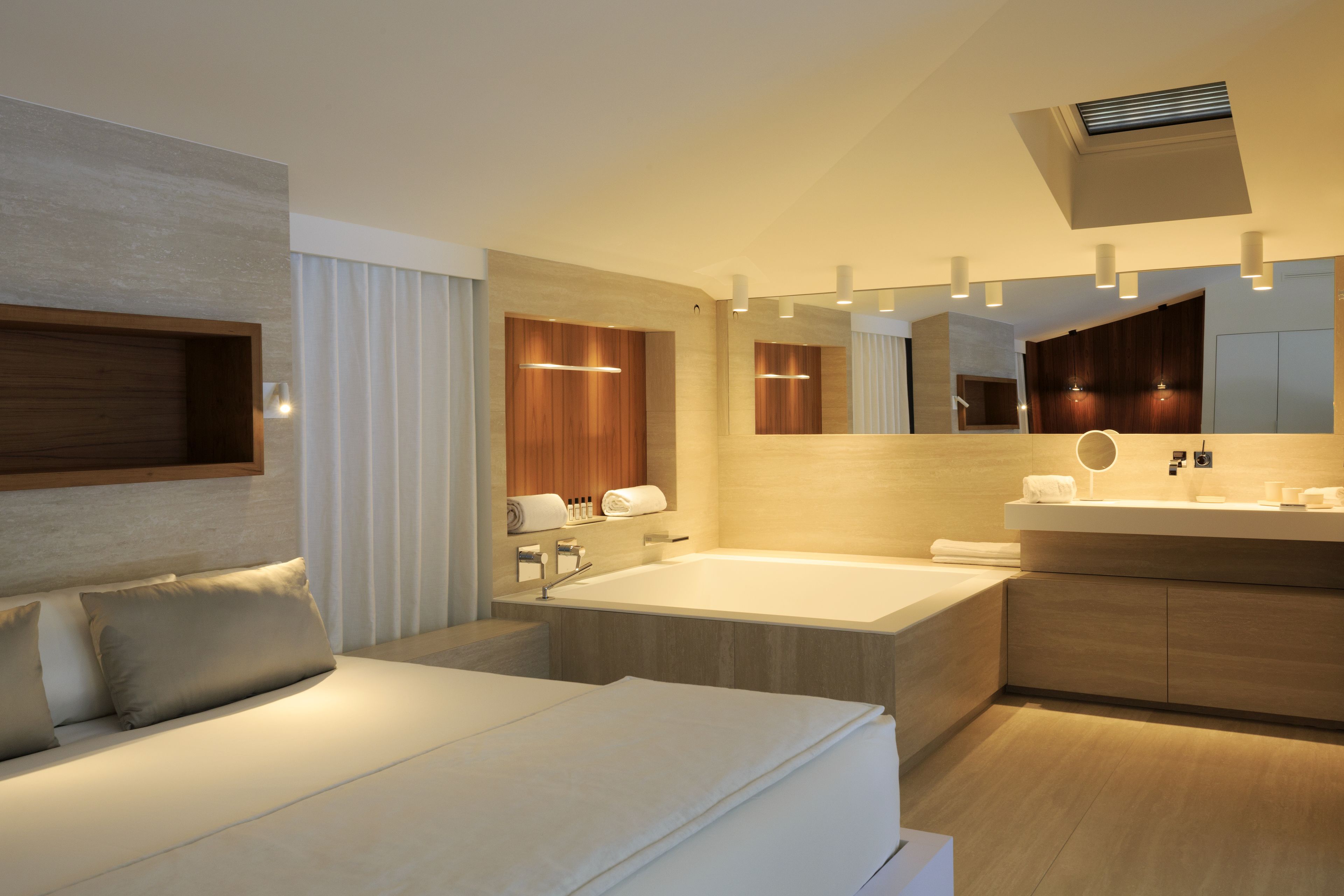 prestige suit, port view | premium bedding, individually decorated, blackout curtains