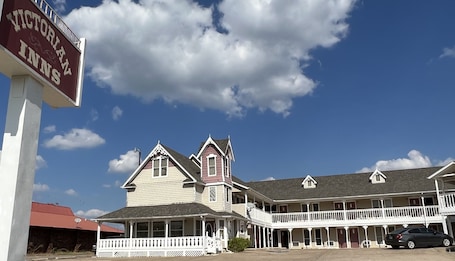 Fachada de la propiedad. Victorian Inn