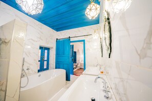 Chambre Double Deluxe, 1 grand lit, non-fumeur, vue piscine