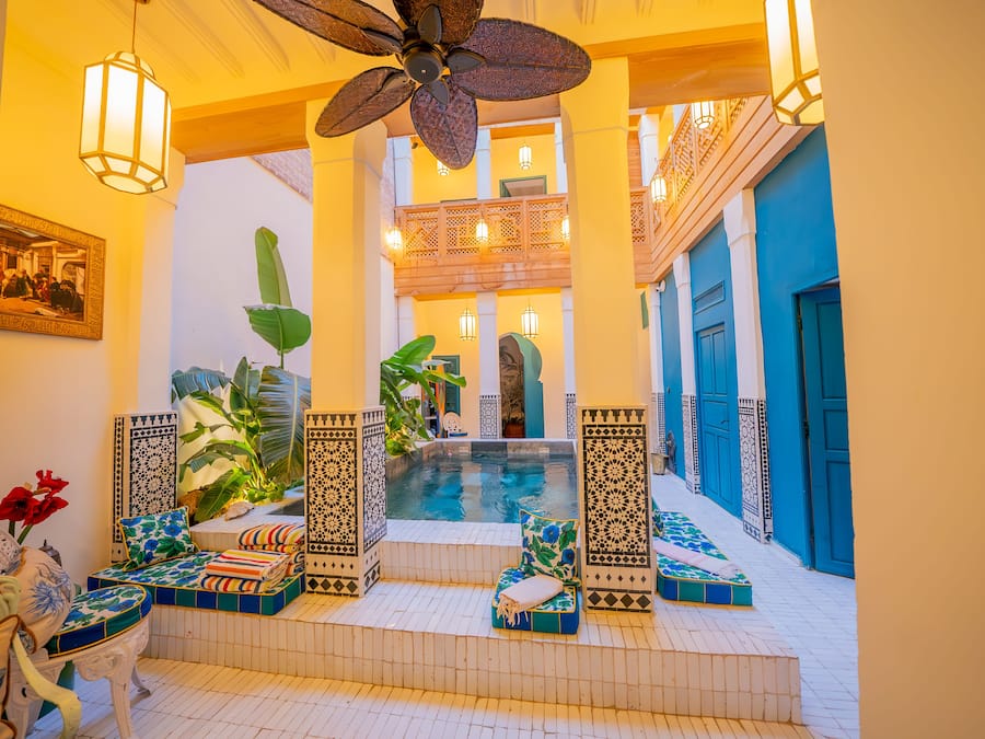 Indoor pool, sun loungers