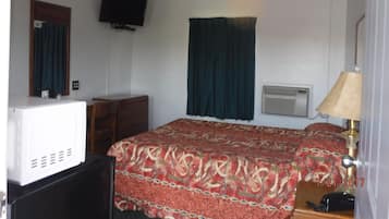 Room, 1 Queen Bed, Non Smoking | Free WiFi, bed sheets