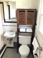 Ducha, artículos de tocador gratuitos, toallas