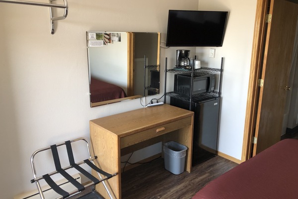 Basic Room, single story building | Desk, free WiFi, bed sheets