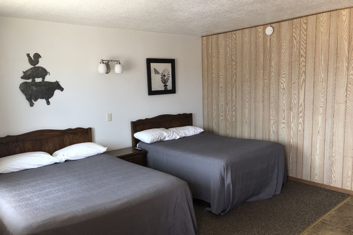 Double Room, 2 story building | Desk, WiFi (free), bed sheets
