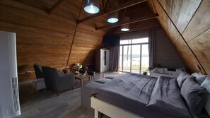 Premium bedding, in-room safe, desk, laptop workspace - Tropicana Beach and Resort (Monrovia)