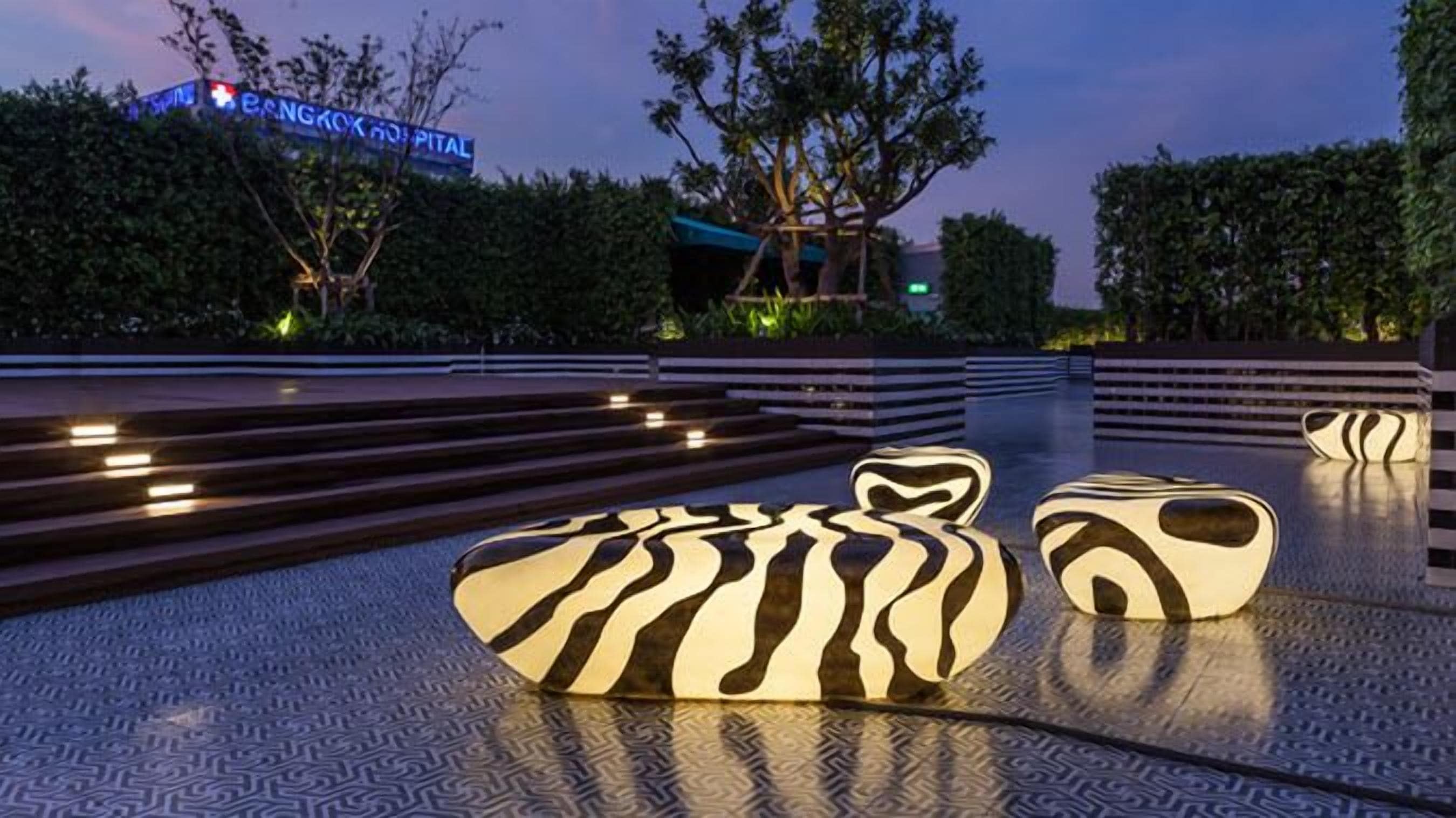 Photo - Holiday Inn Express Bangkok Soi Soonvijai by IHG