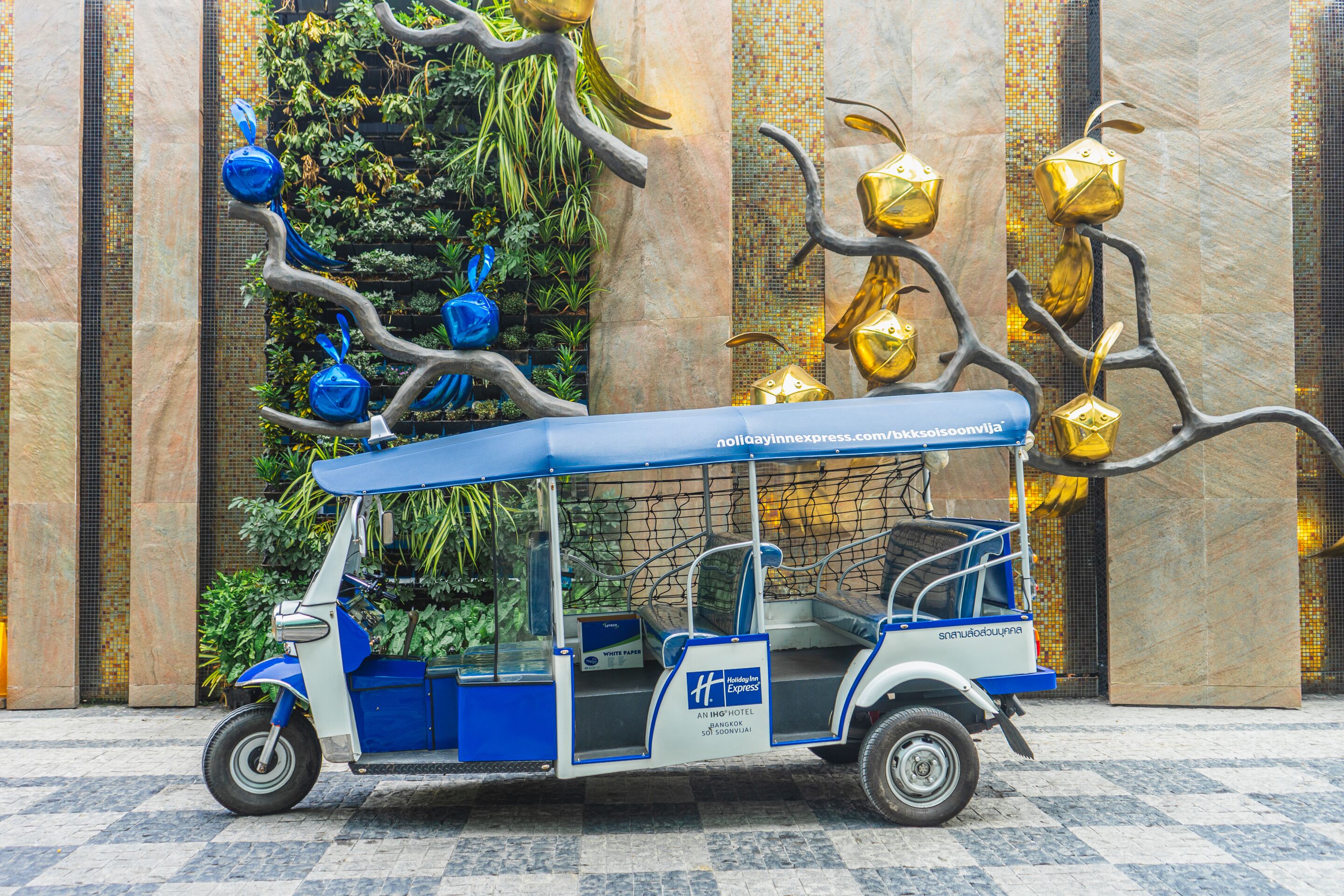 Photo - Holiday Inn Express Bangkok Soi Soonvijai by IHG
