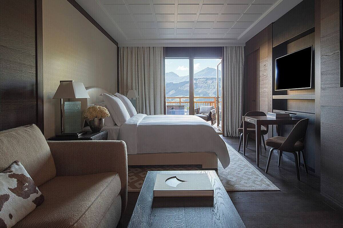 1 bedroom, Egyptian cotton sheets, premium bedding, memory-foam beds