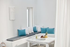 Studio, Garden View | Living area