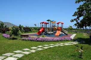 Área de juegos infantiles al aire libre