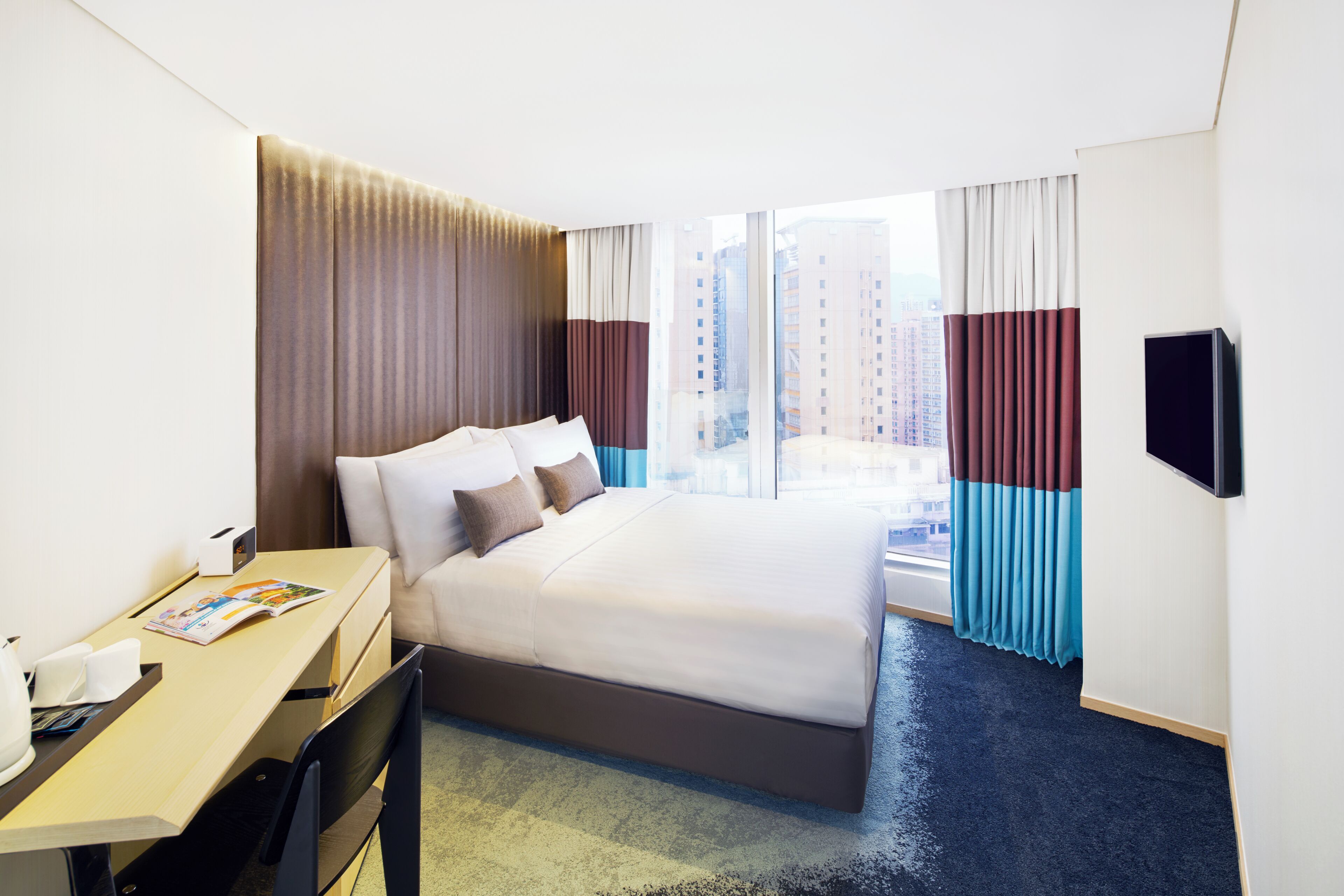 Superior Double Room | Minibar, in-room safe, desk, laptop workspace