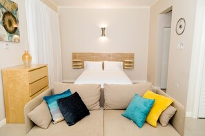 1 bedroom, Egyptian cotton sheets, premium bedding, in-room safe - New Kingston Central Guest Apartment (Kingston)