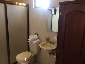 Shower, free toiletries, towels
