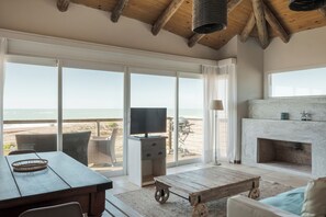 Huoneisto, 2 makuuhuonetta | Oleskelualue | Taulutelevisio