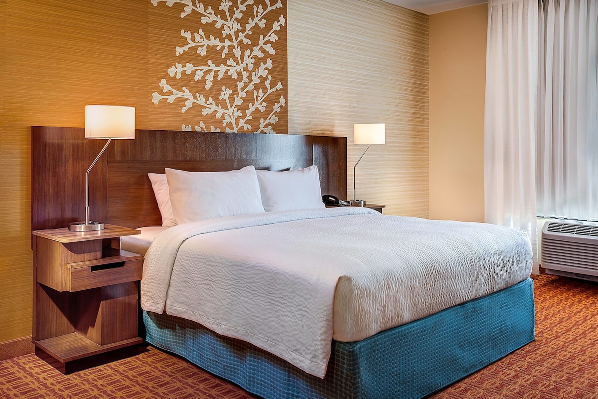 Premium bedding, pillowtop beds, in-room safe, desk