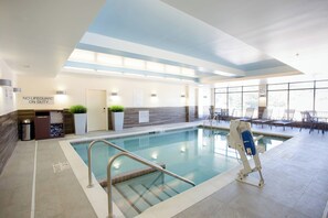 Indoor pool - Fairfield Inn & Suites by Marriott Decorah (Decorah)