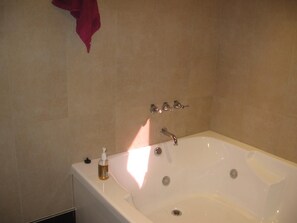 Free toiletries, bidet, towels