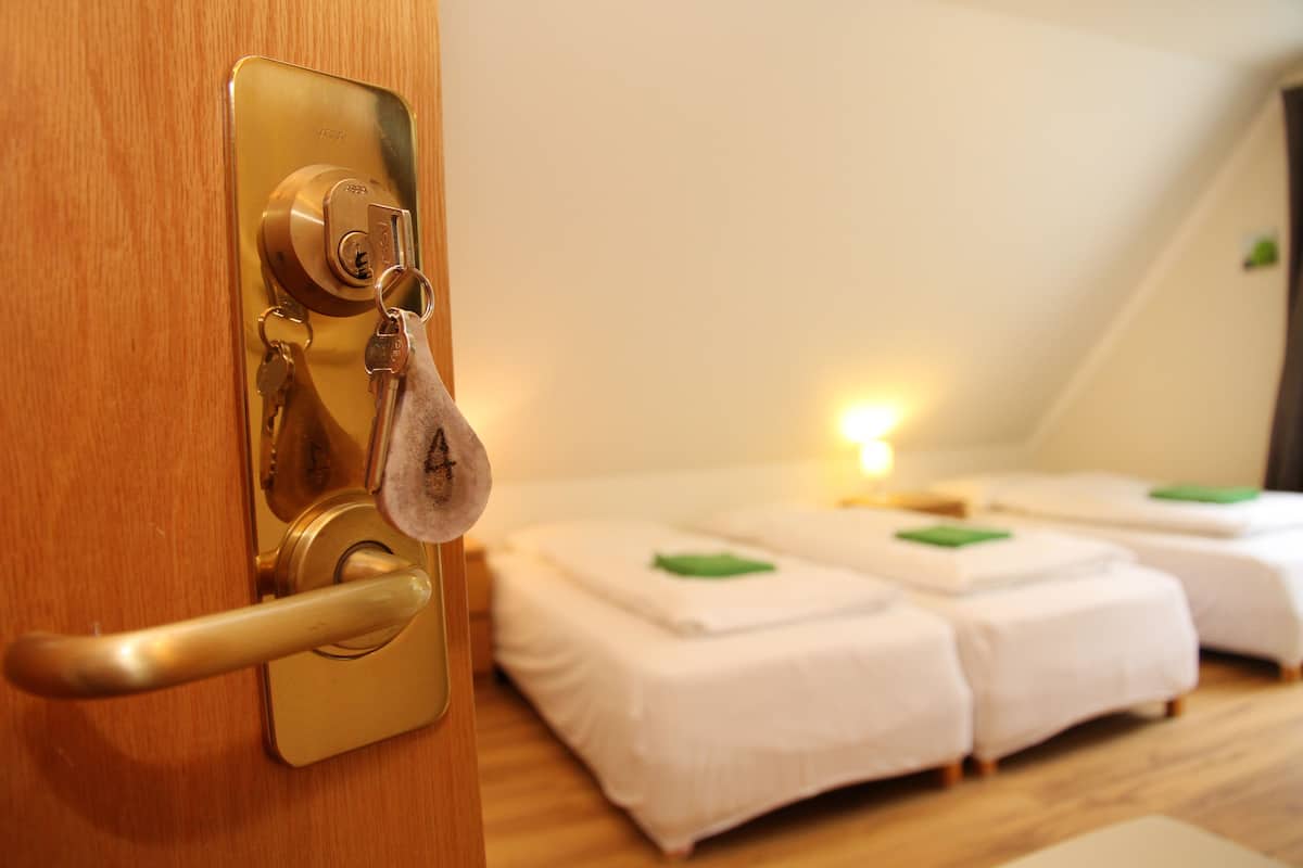 Quadruple Room, Shared Bathroom | Free WiFi, bed sheets