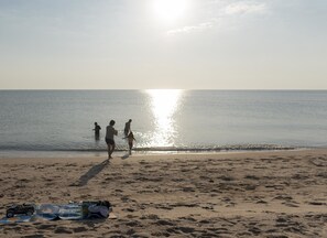 Beach - Rain Cha-Am Hua Hin by D-light (Cha-am)
