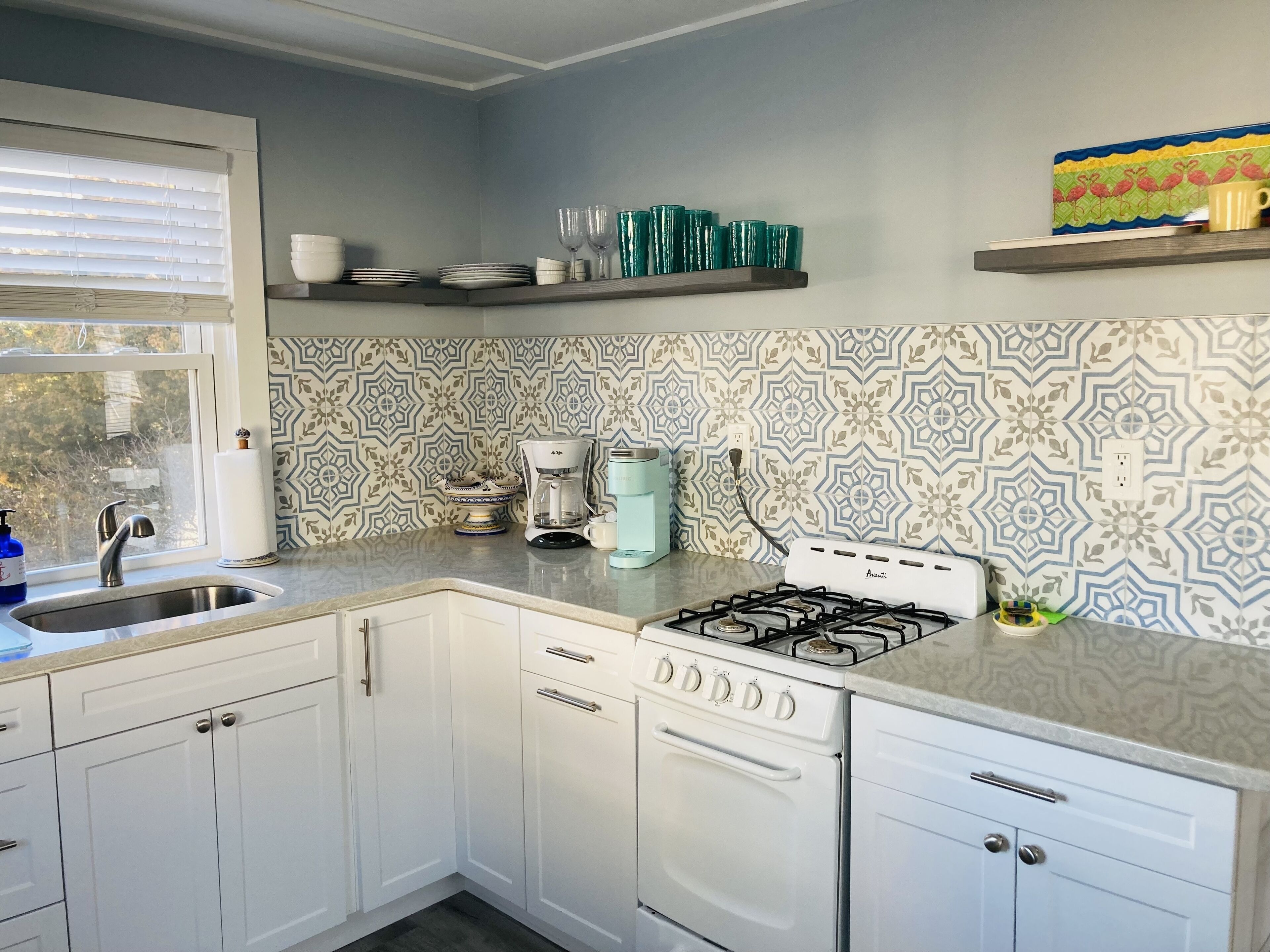 Køleskab, mikrobølgeovn, ovn, kogeplade