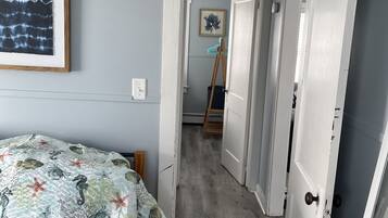 2 bedrooms, memory foam beds, free WiFi
