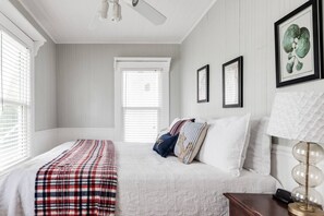 2 bedrooms, desk, iron/ironing board, free WiFi - ❤️Private Cottage❤️Tropical Oasis In Downtown West Palm Beach ❤️ (West Palm Beach)