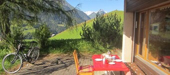 Sunny Apartment With Terrace In Idyllic Setting, 2 Bedrooms, Sleeps 4
