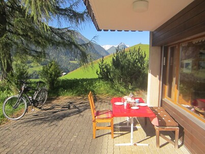 Sunny Apartment With Terrace In Idyllic Setting, 2 Bedrooms, Sleeps 4