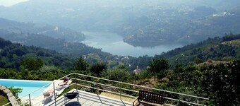 House in organic farm with private pool and stunning views of the Douro River