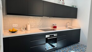 雪櫃、焗爐、爐具、洗碗機