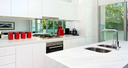 Broadway in Elwood on the Canal