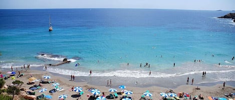 Nära stranden och strandhanddukar