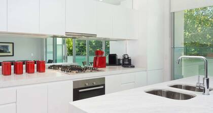 Apartment on Broadway