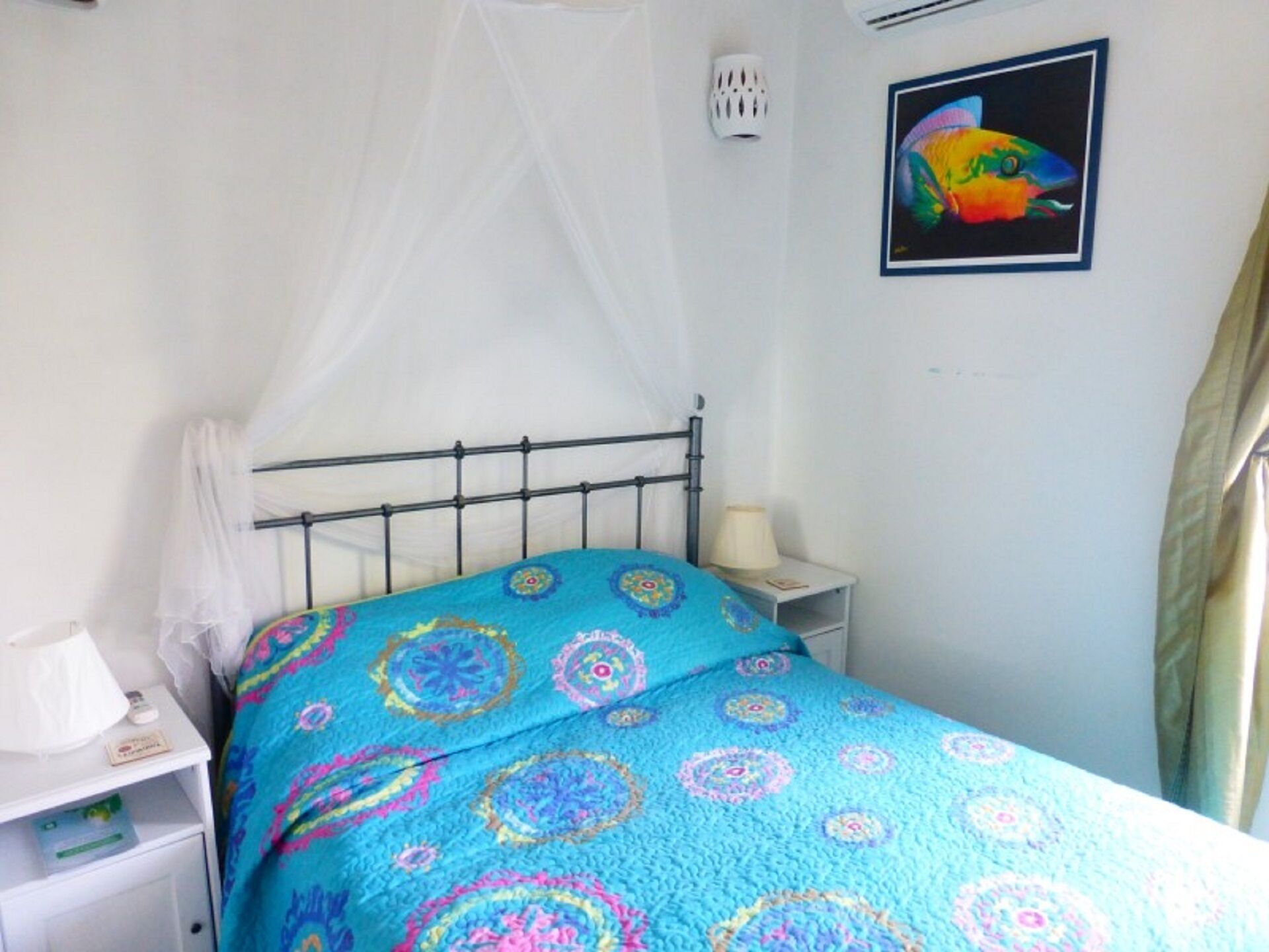 2 bedrooms, desk, iron/ironing board, travel crib
