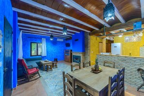 Dining - House with large swimming pool, mountain, beach and snow to 1.30 h JACUZZI,WIFI (Carcabuey)