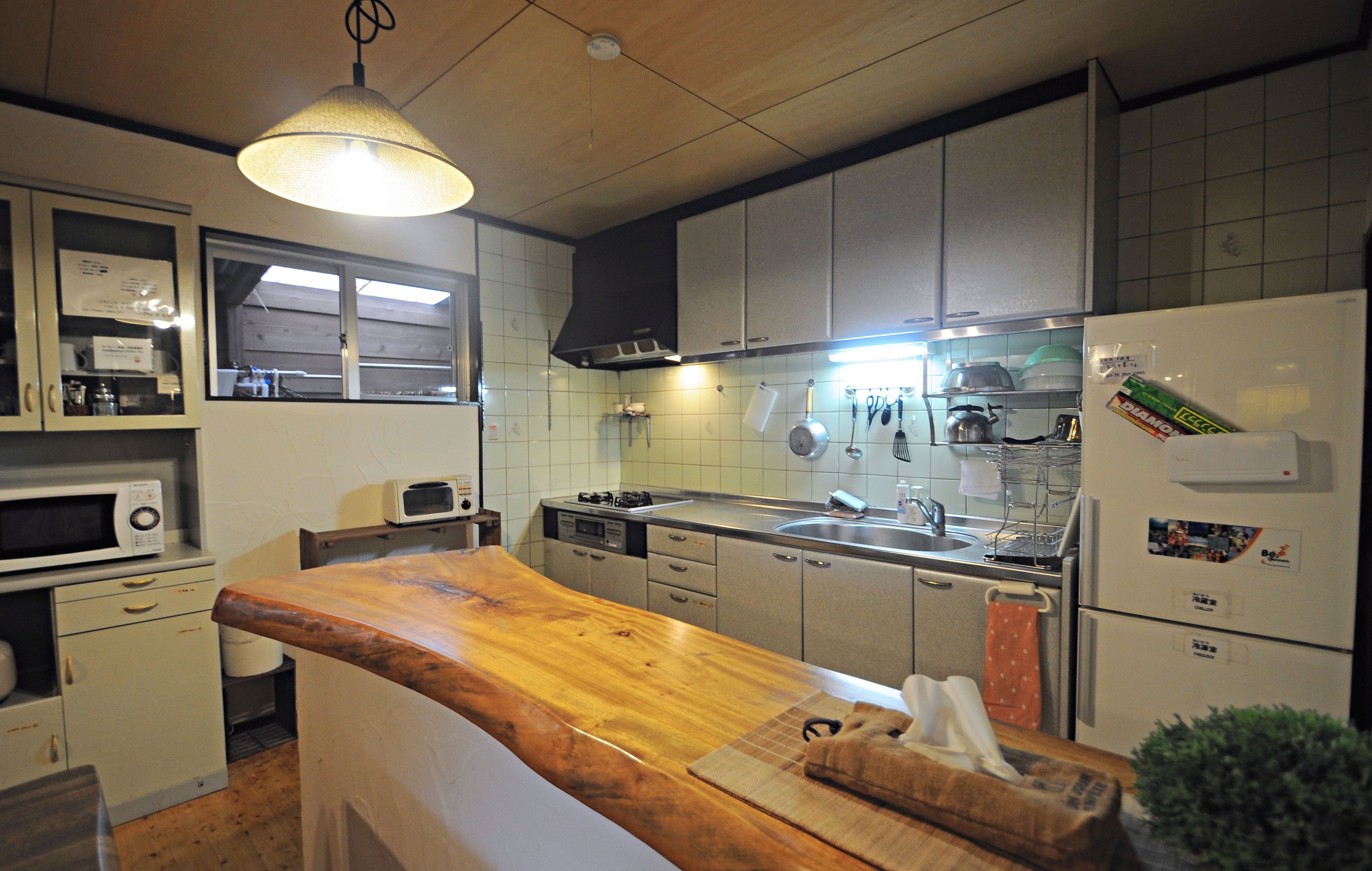 fridge, microwave, cookware/dishes/utensils