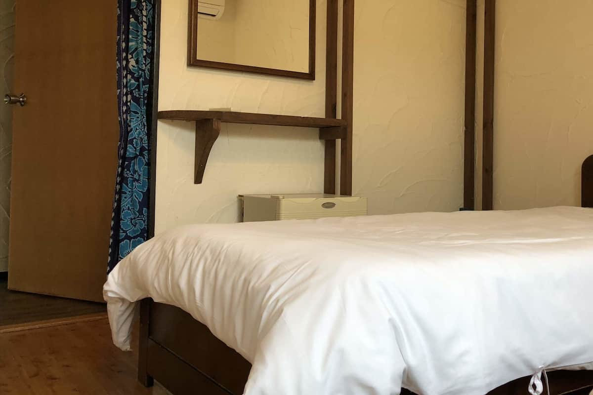 twin room | free wifi, bed sheets