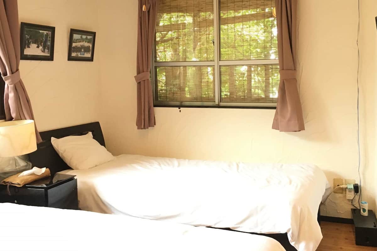 triple room | free wifi, bed sheets