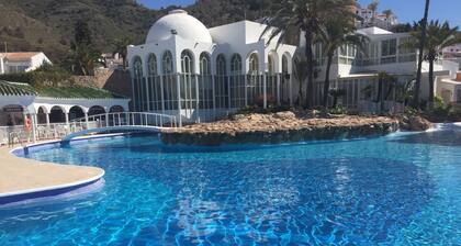 Air conditioned luxury detached 4 bedroom villa